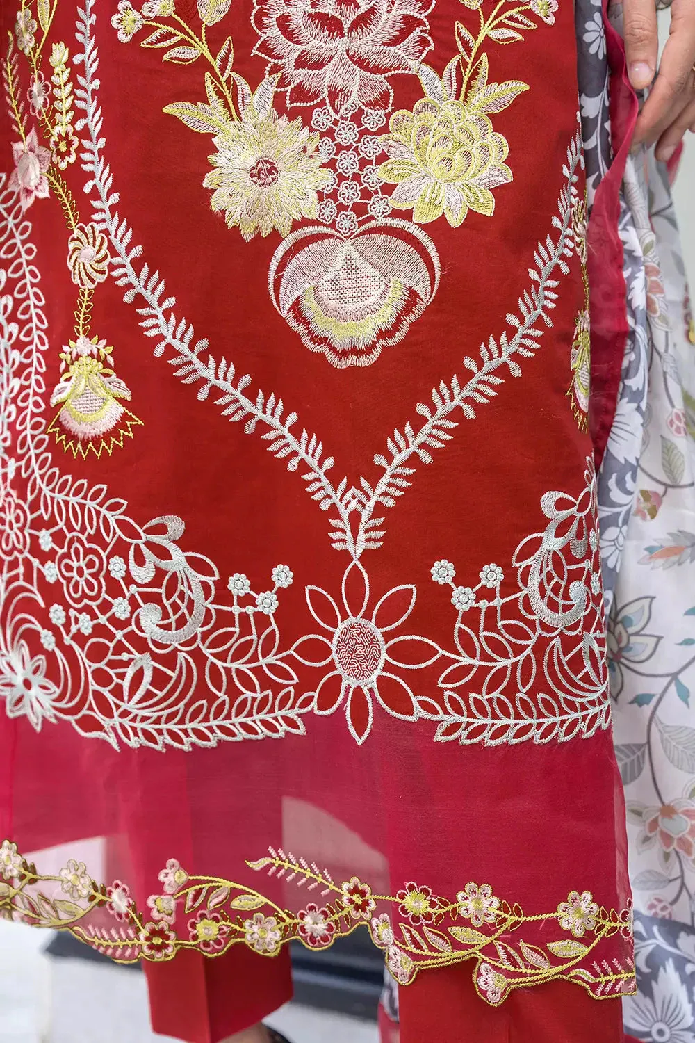 3PC Embroidered Unstitched Lawn Suit KSE-2626