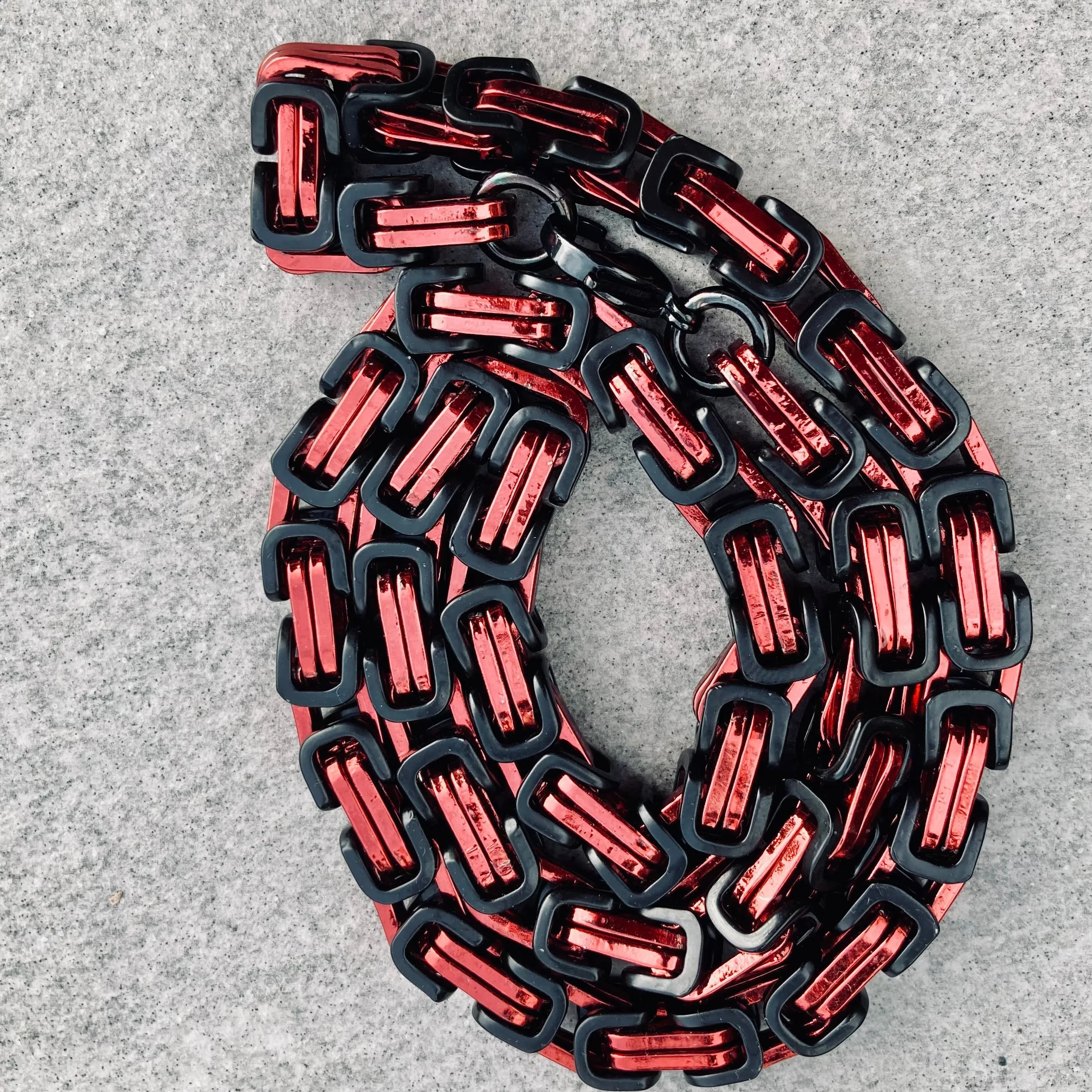 Daytona Necklace - Red & Black - Heritage - 1/2 inch