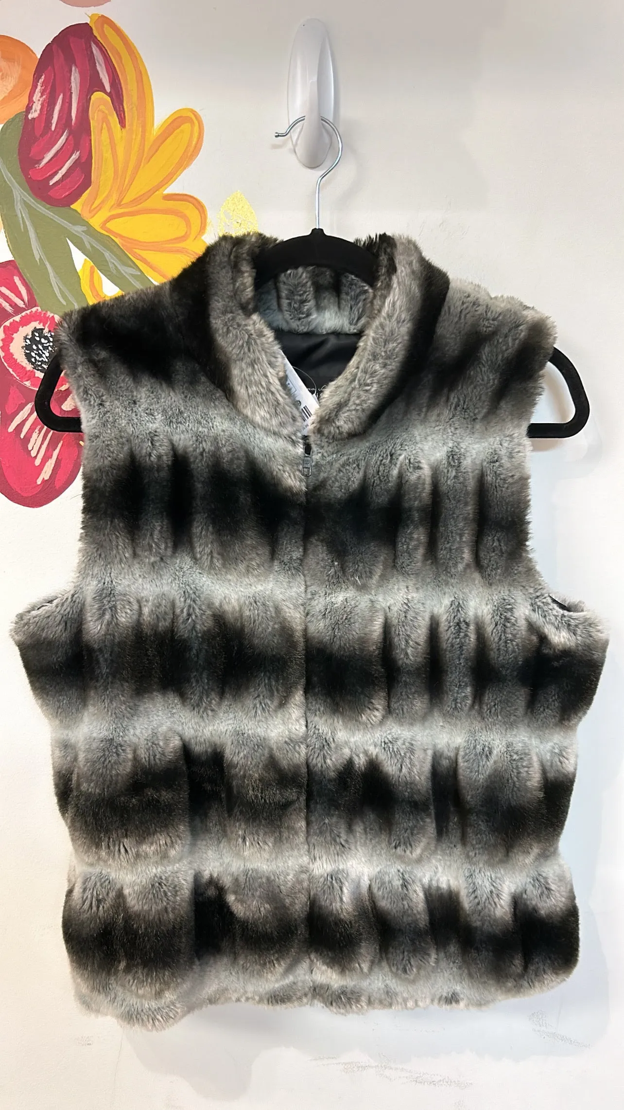 Fabulous Furs Donna Salyers Faux Fur Vest, M (retail $200)