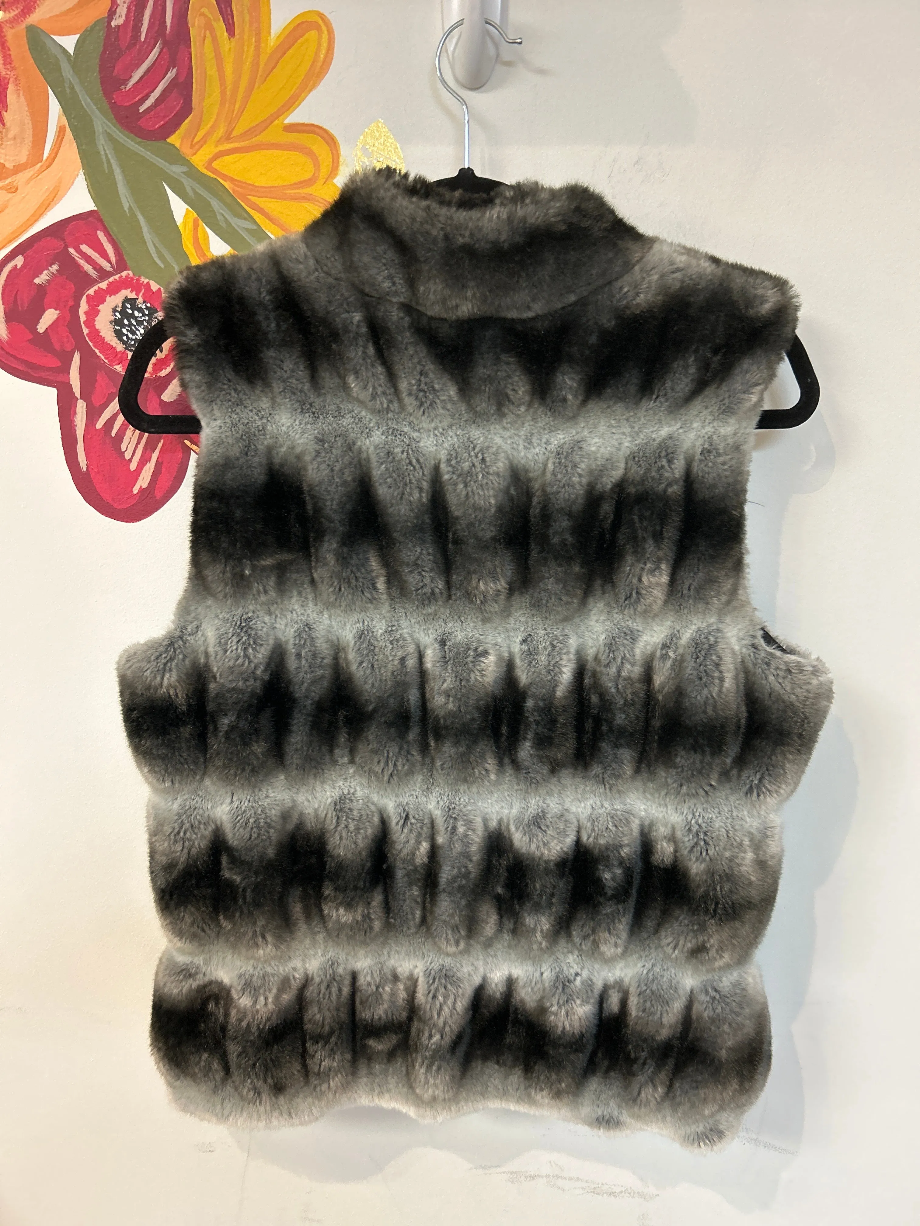 Fabulous Furs Donna Salyers Faux Fur Vest, M (retail $200)