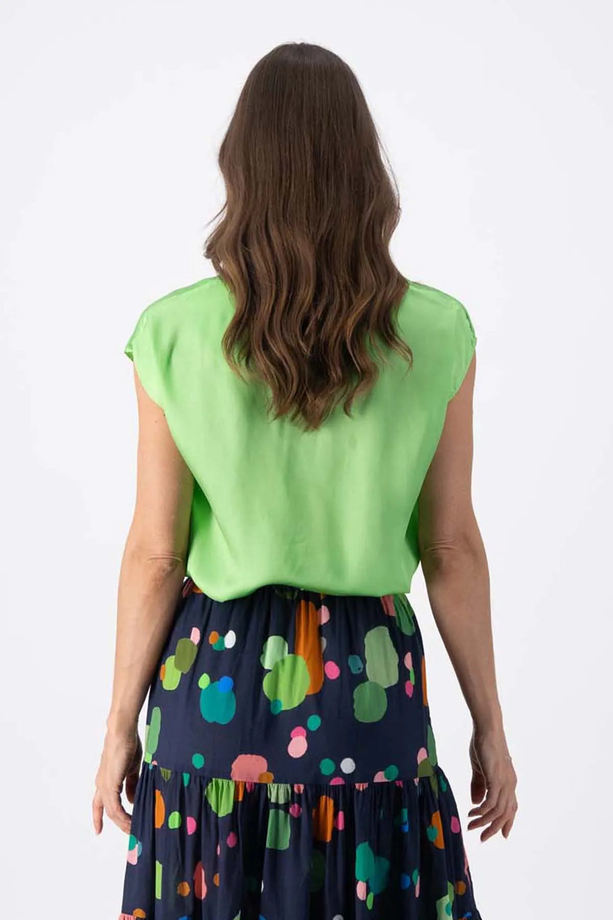 Le Louvre Tee Bright Green in Satin