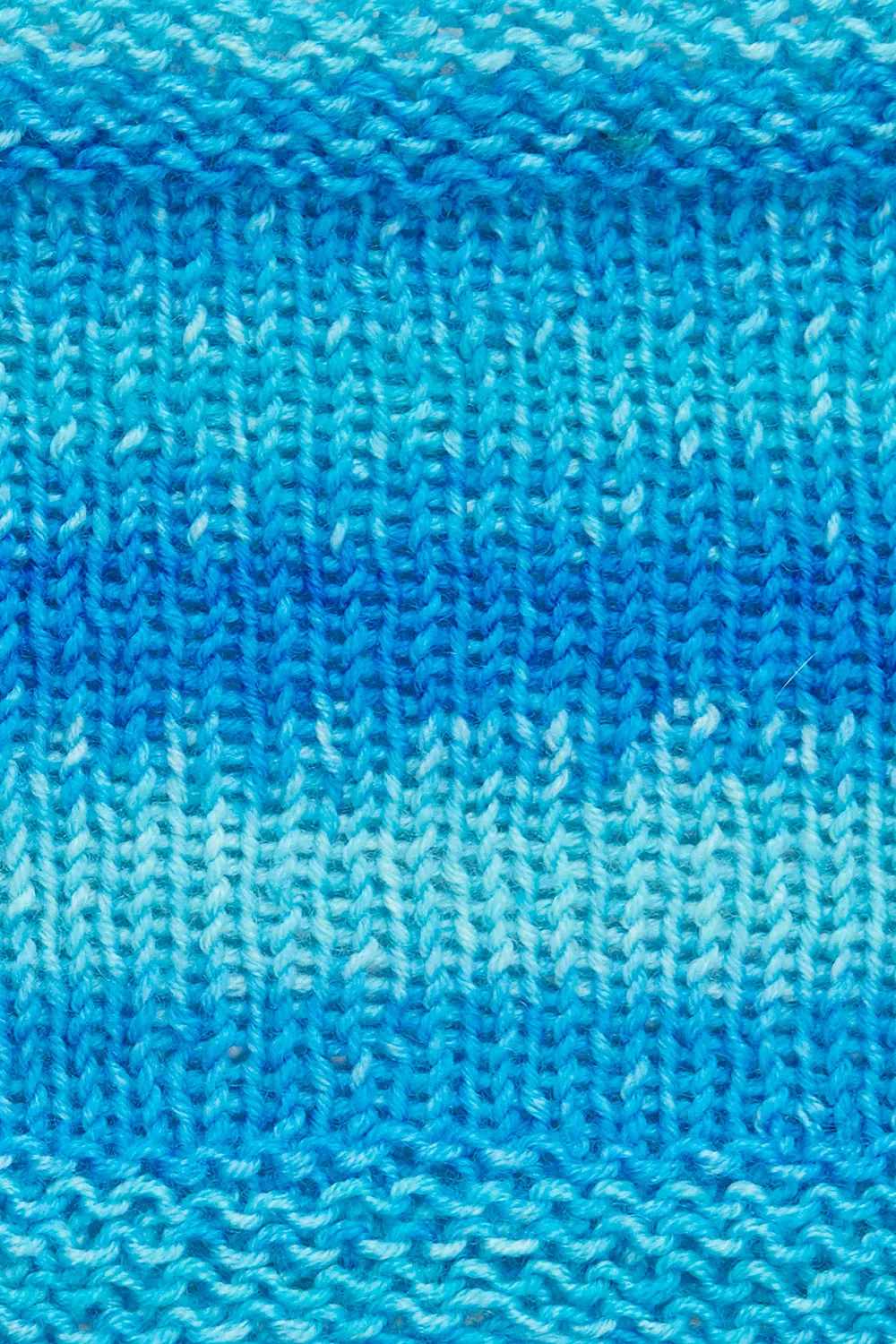 Monokrom Cardigan Fingering Kit (Urth Yarns) Online Only