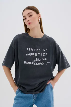 My Essential Wardrobe Lisa Front Print Tee in Dark Grey
