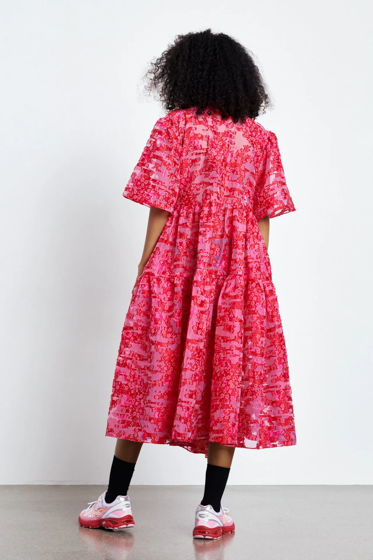 PATRICIA | DRESS YARROW FIL-COUPÉ MAGENTA / RED