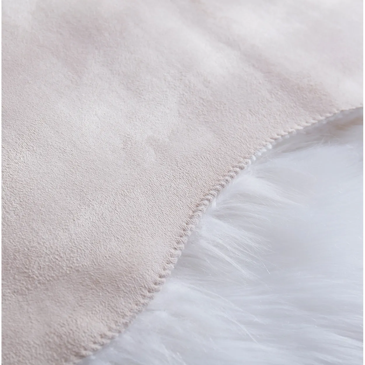 "Luxury Decorative" Hand Tufted Faux Fur Sheepskin Area Rug