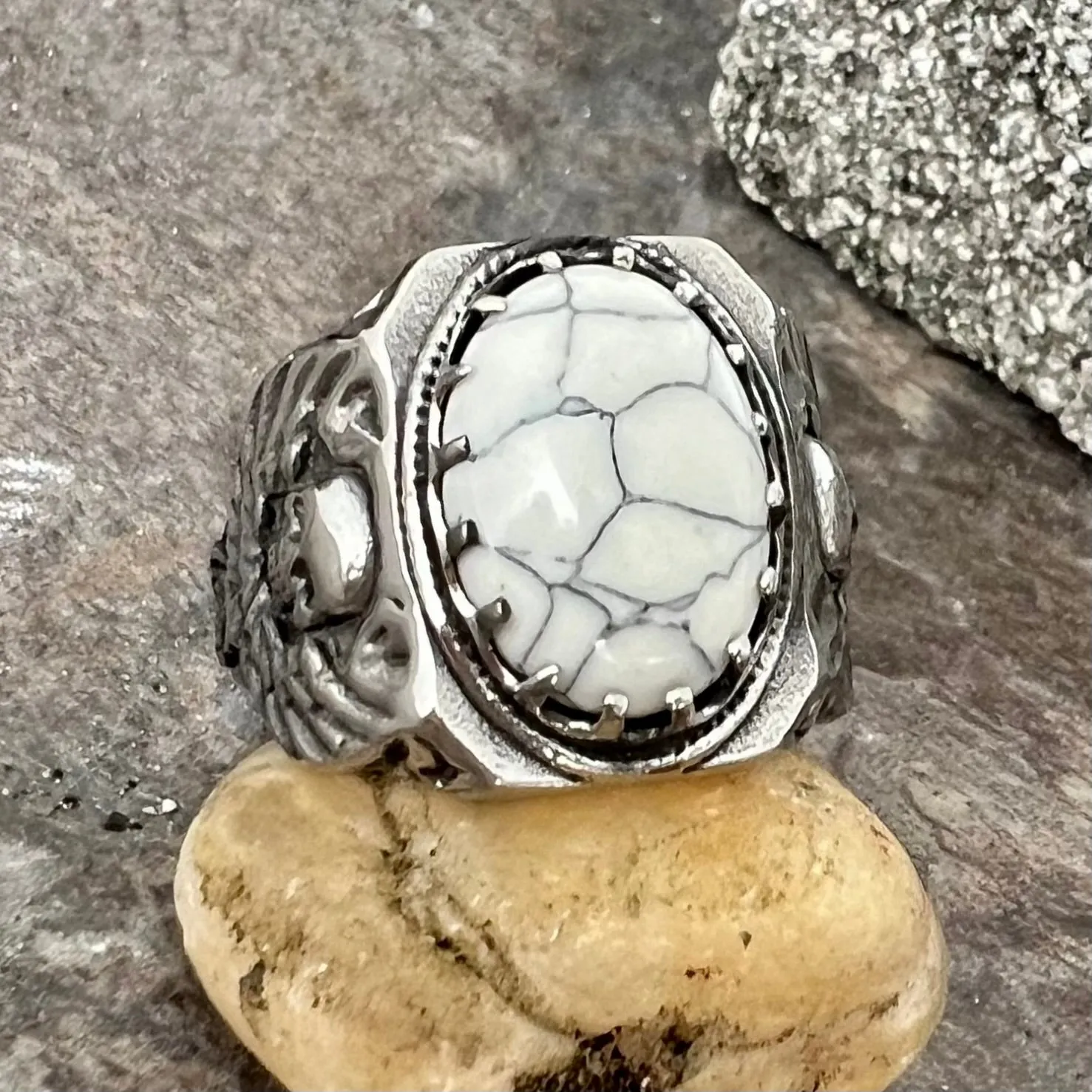 "White Stone" - Skull & Angel Wings - R137