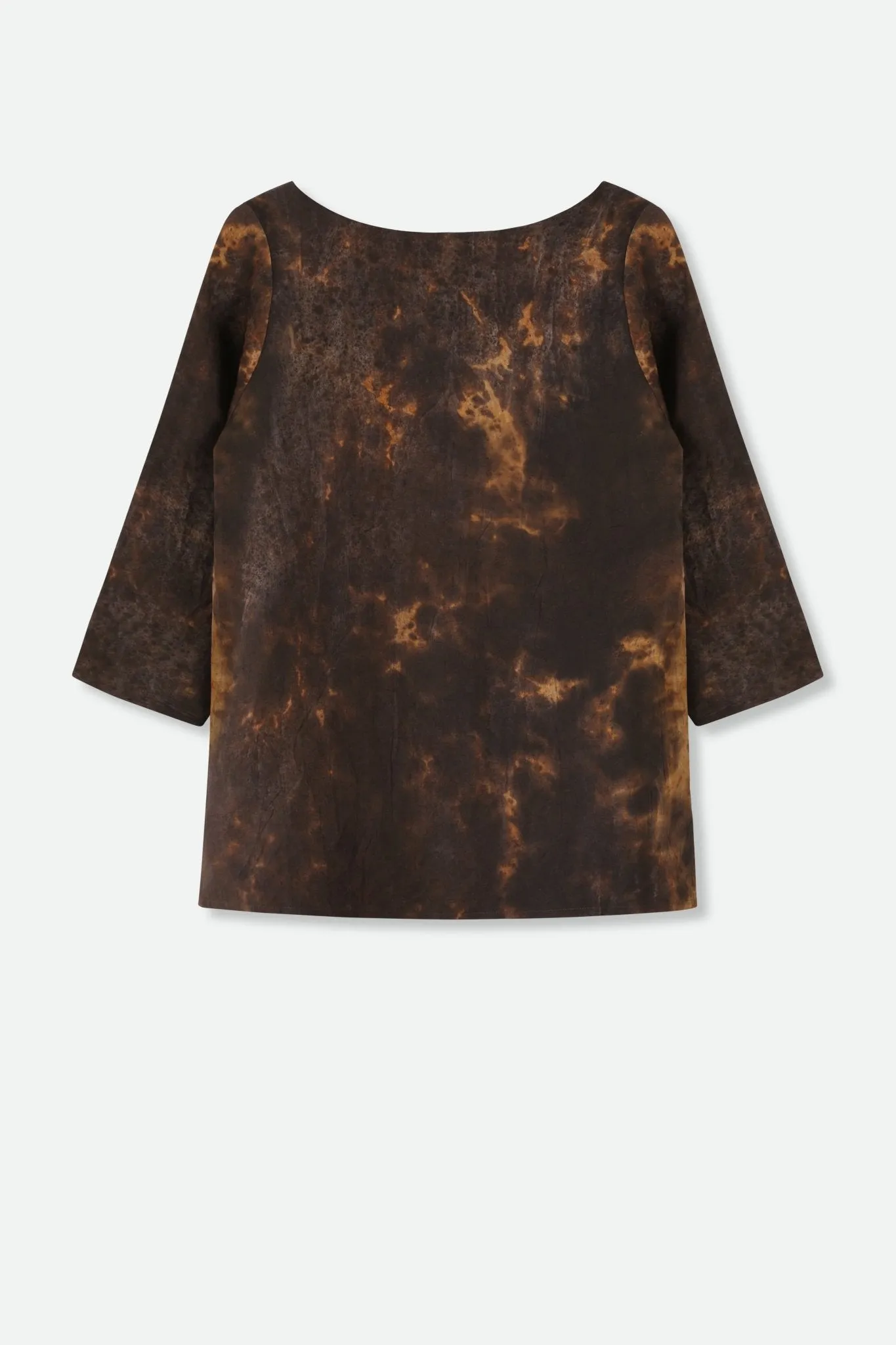 SANCIA BOATNECK 3/4 SLEEVE TOP IN HAND-DYED SILK TWILL CHOCOLATE CARAMEL