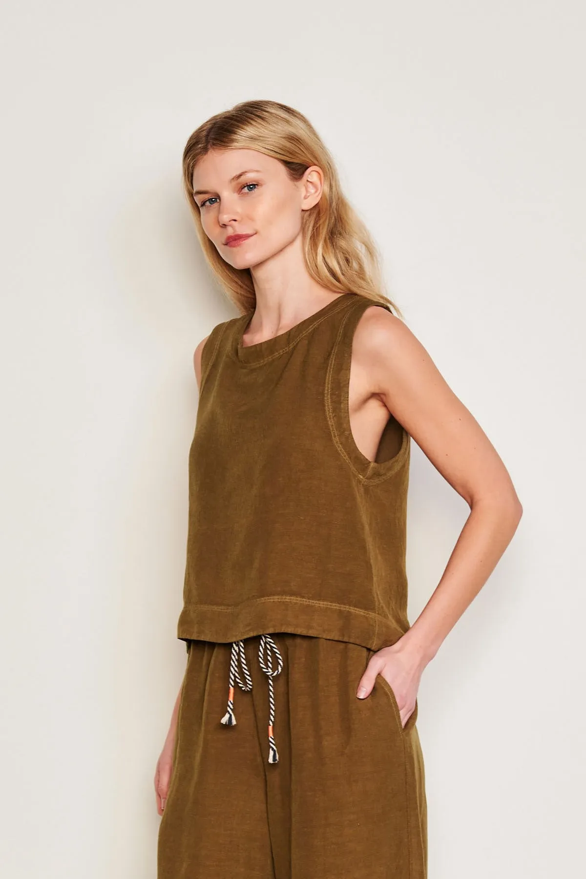 Sundry Shell Tank in Olive